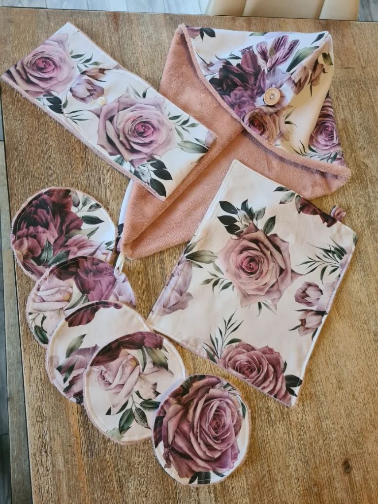 Merci Ludivine pour le partage de ses créations couture avec le tissu Fleurs violettes.